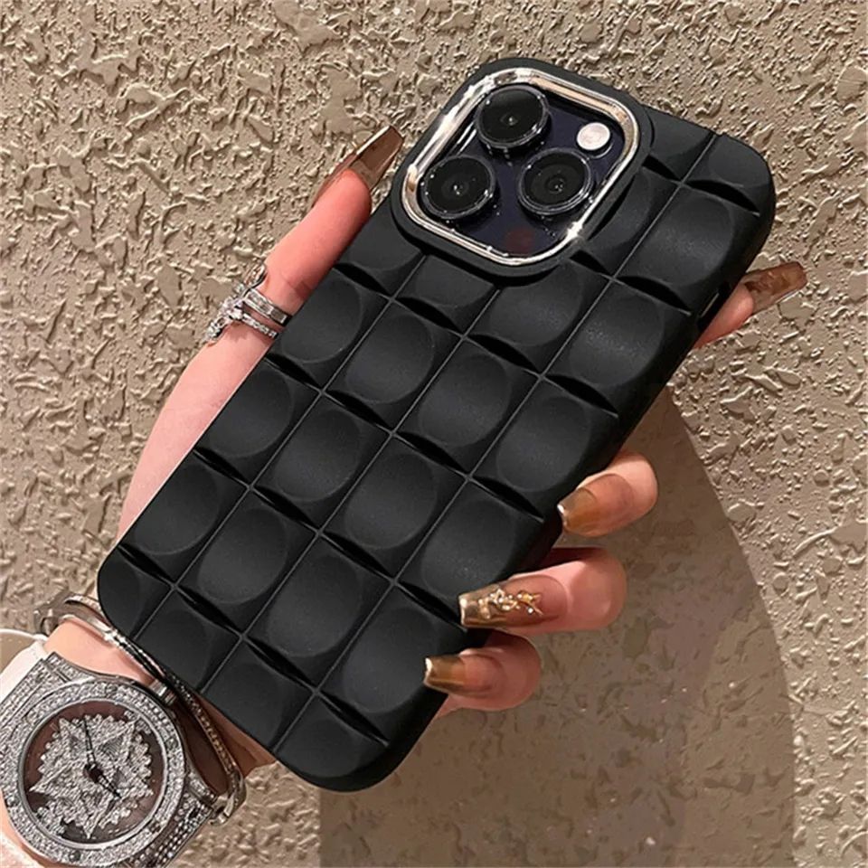 iPhone 12 Pro Max 6.7 Fancy Oval 3D Embossed Back Case Cover