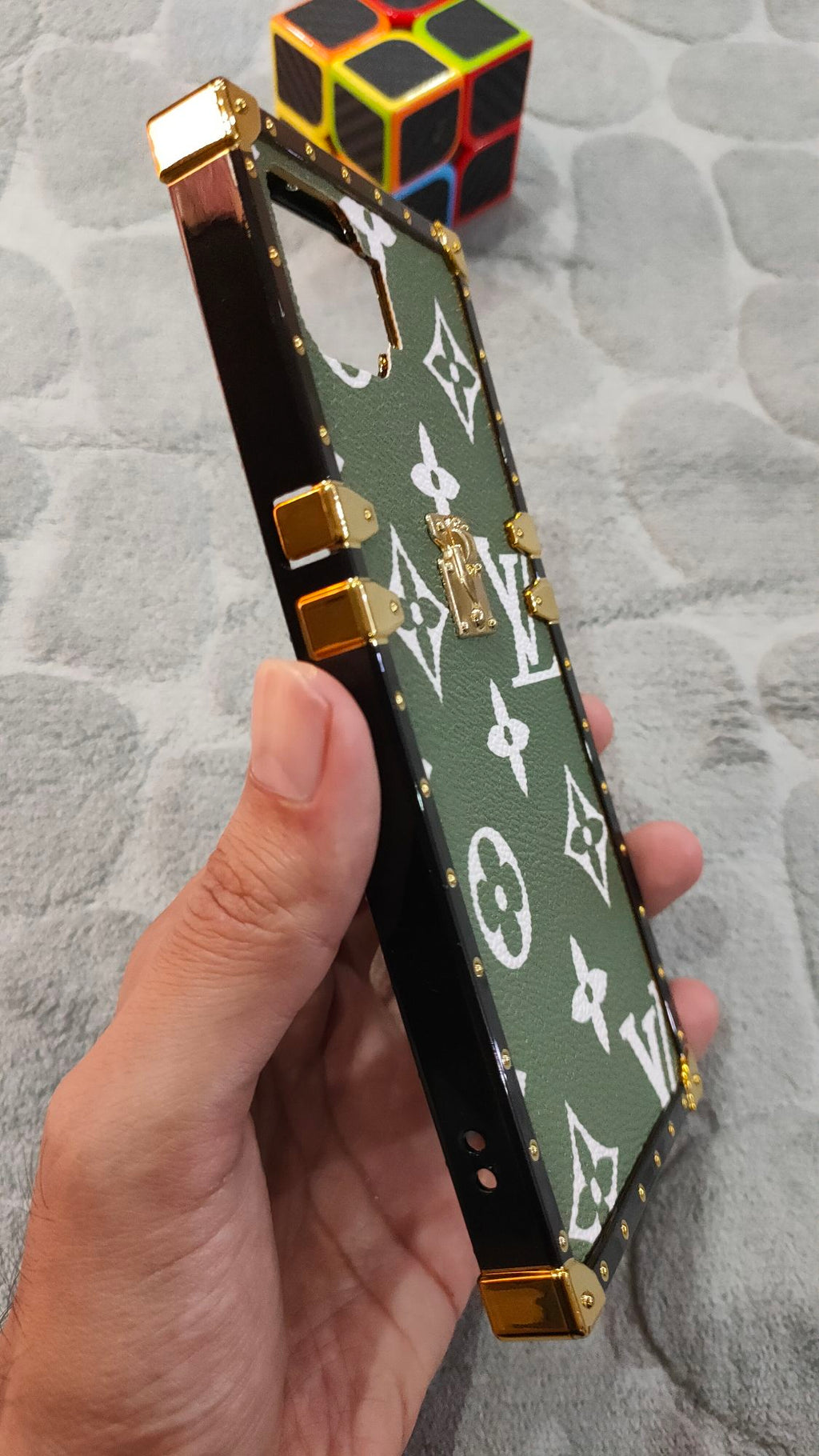 Oppo F17/F17 Pro Louis Vuitton Golden Fancy Back Cover