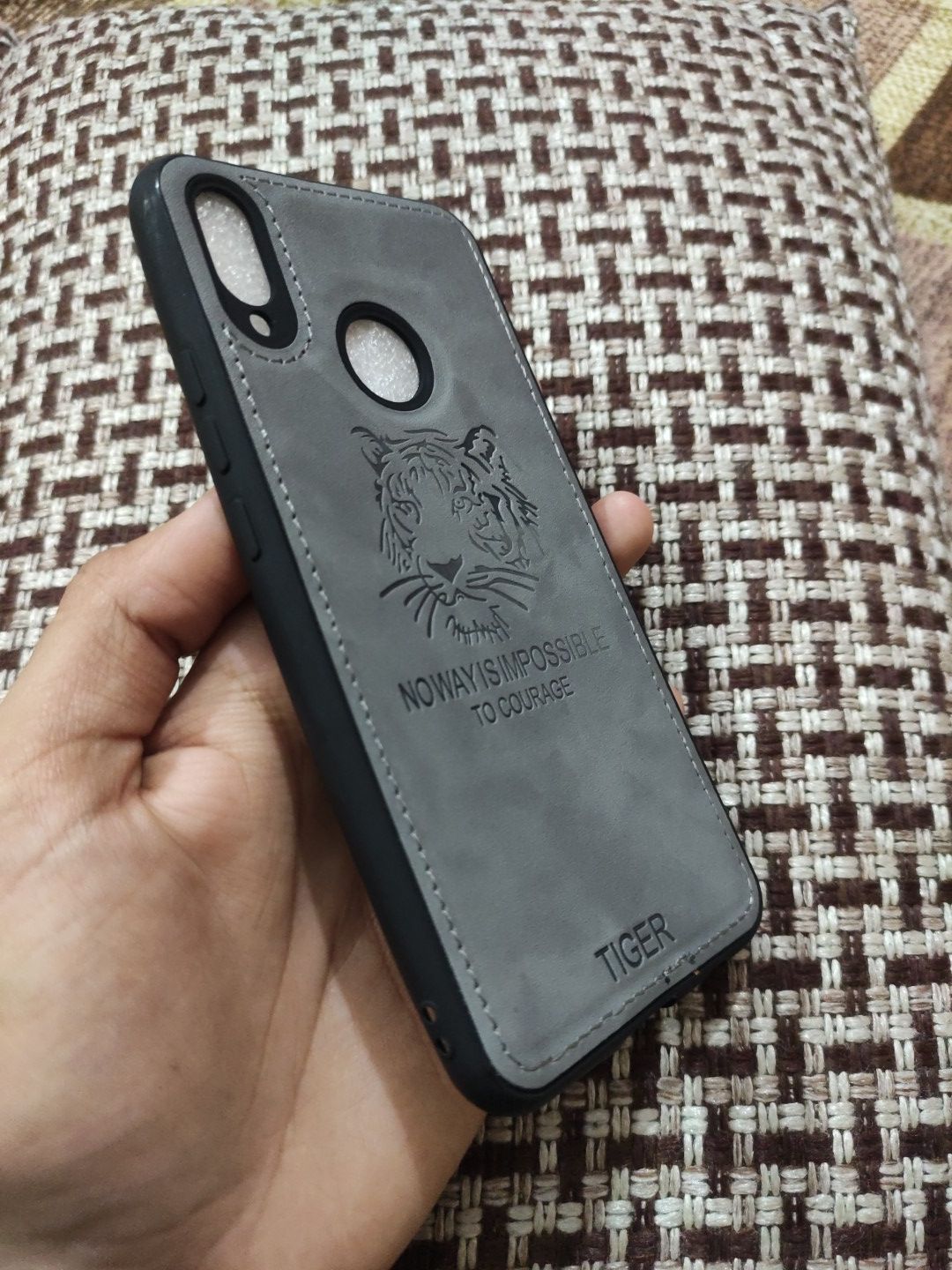 Huawei Nova 3i Soft Silicone Tiger Print Cloth Back Cover