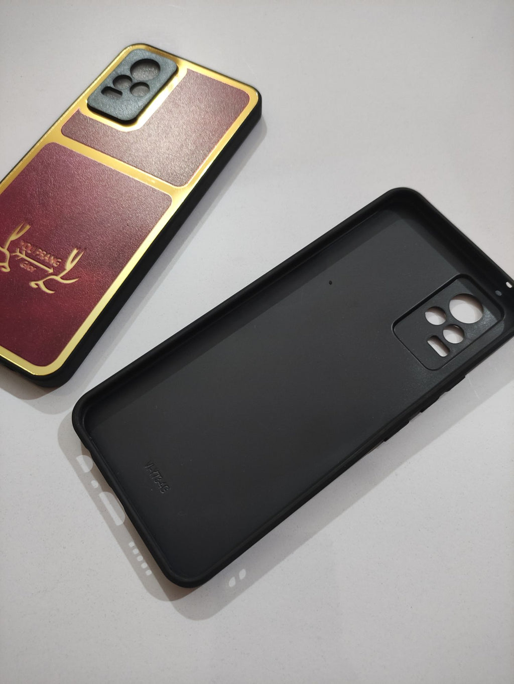 Vivo V21E PU Golden Stripe Design Back Cover