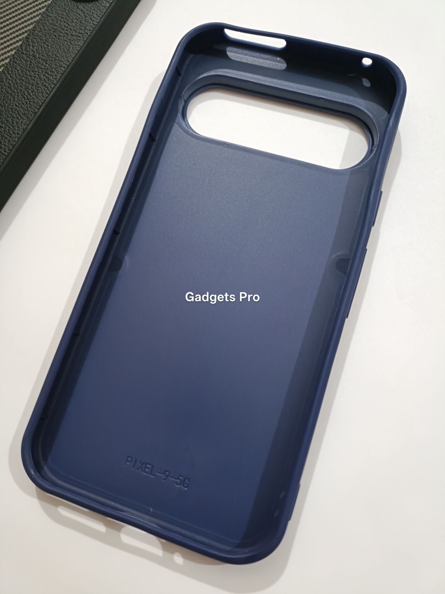 Google Pixel 9 Pro PU Carbon Fiber Design Back Cover