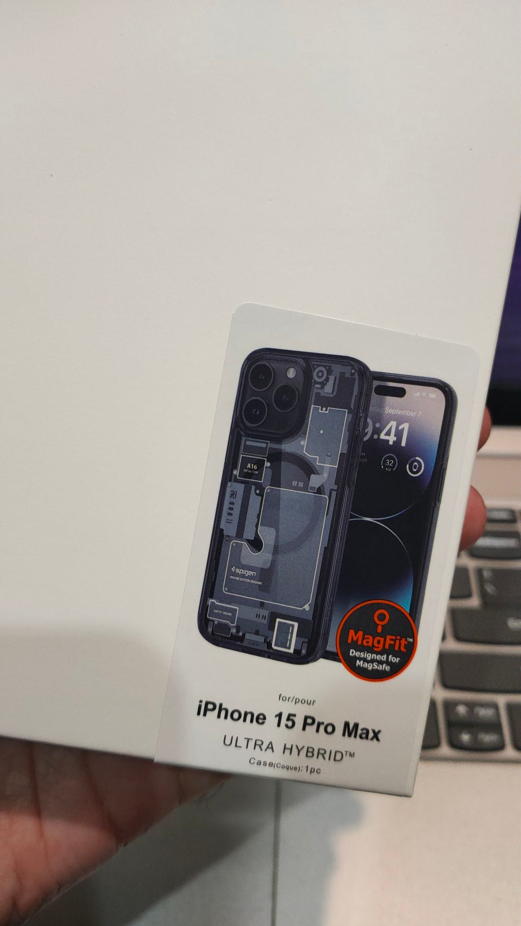 iPhone 15 Pro Max Spigen Magfit Zero One Case