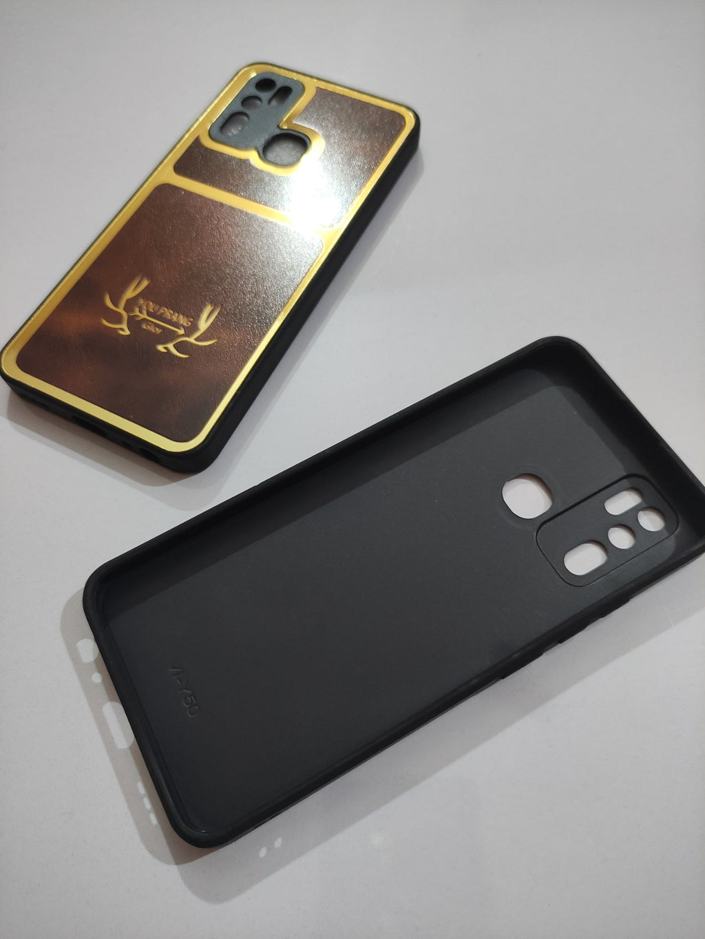 Vivo Y30 PU Golden Stripe Design Back Cover