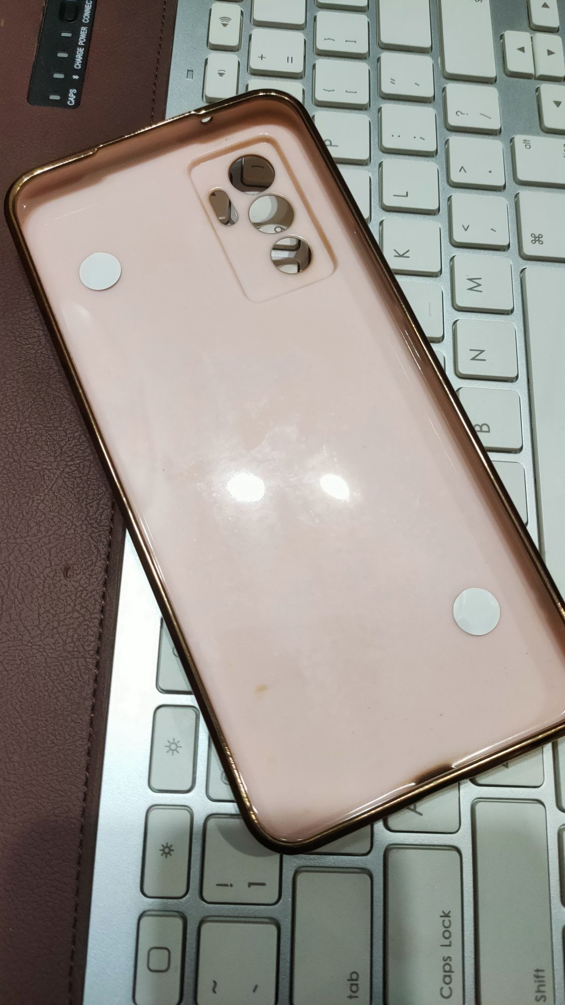 Vivo_V23e Premium Quality Metal Chain Fancy Soft Silicone Back Cover